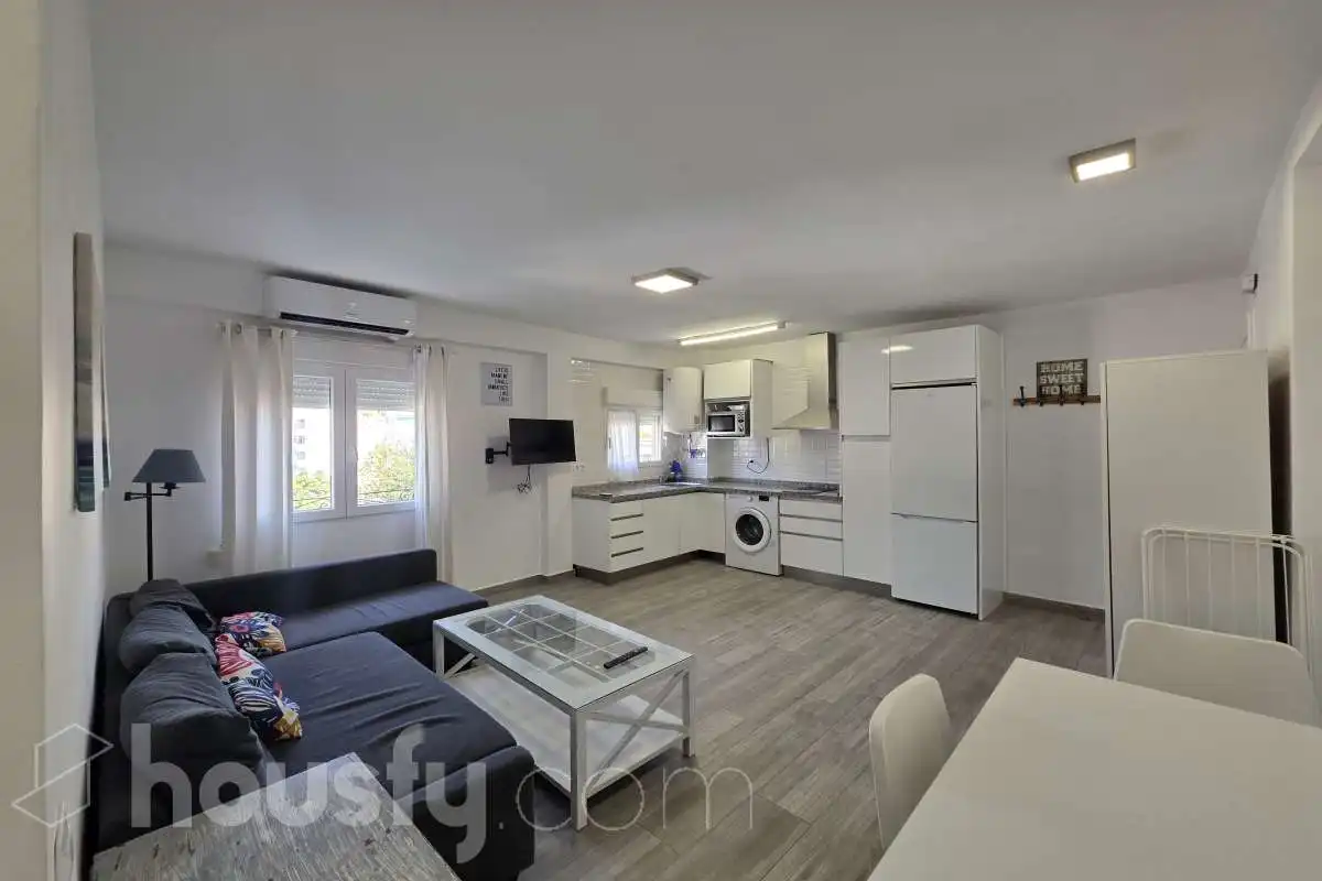 Living room of Flat for rent in Málaga  with Air Conditioner, Parquet flooring and Furnished