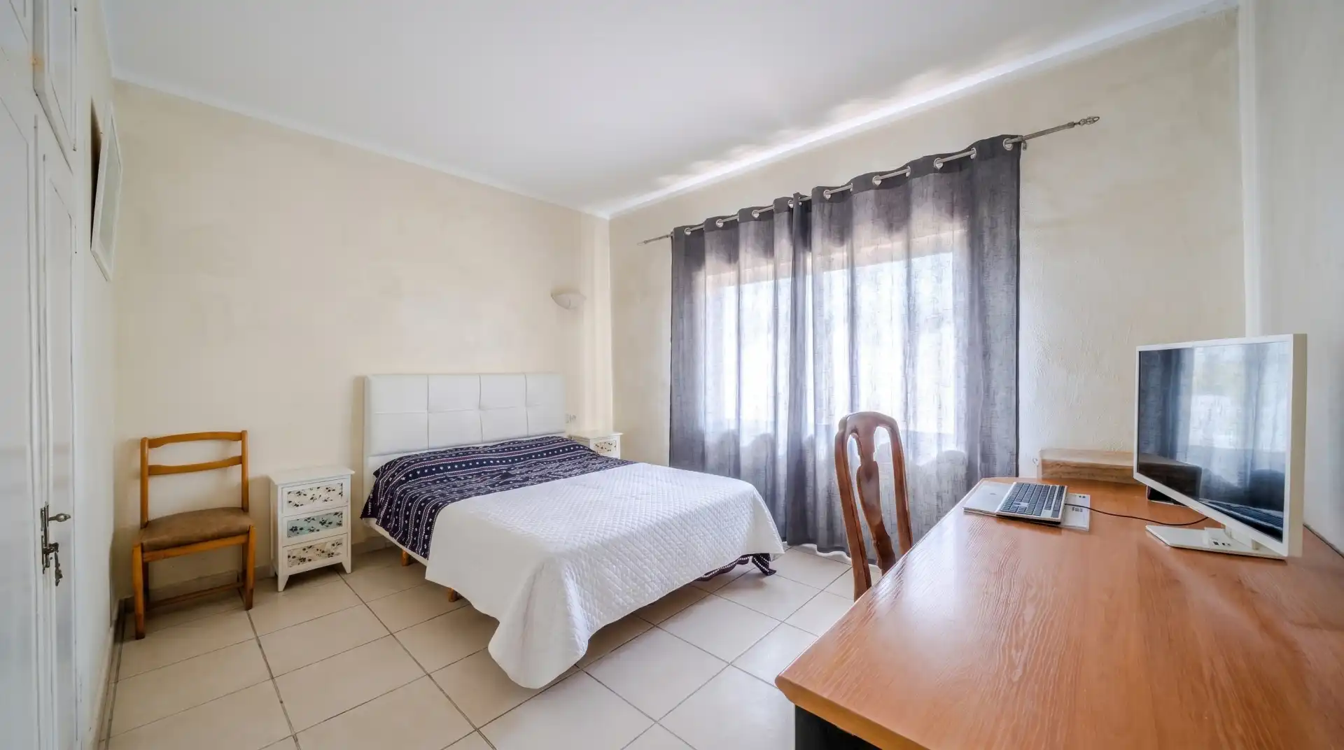 Dormitori de Casa o xalet en venda en Manilva amb Aire condicionat i Terrassa