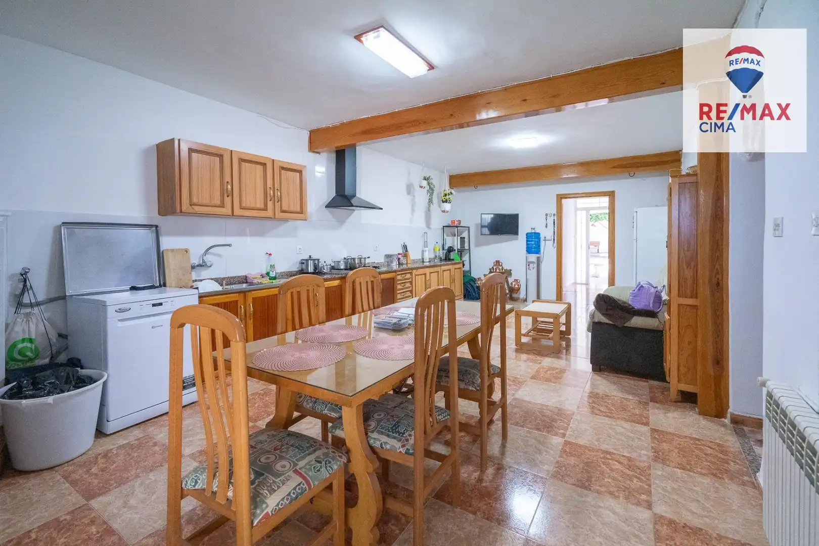 Cuina de Casa o xalet en venda en Baza amb Calefacció, Jardí privat i Terrassa