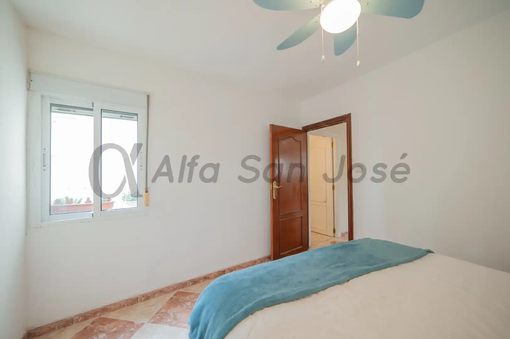 Bedroom of Flat for sale in Sevilla  with Furnished and Oven