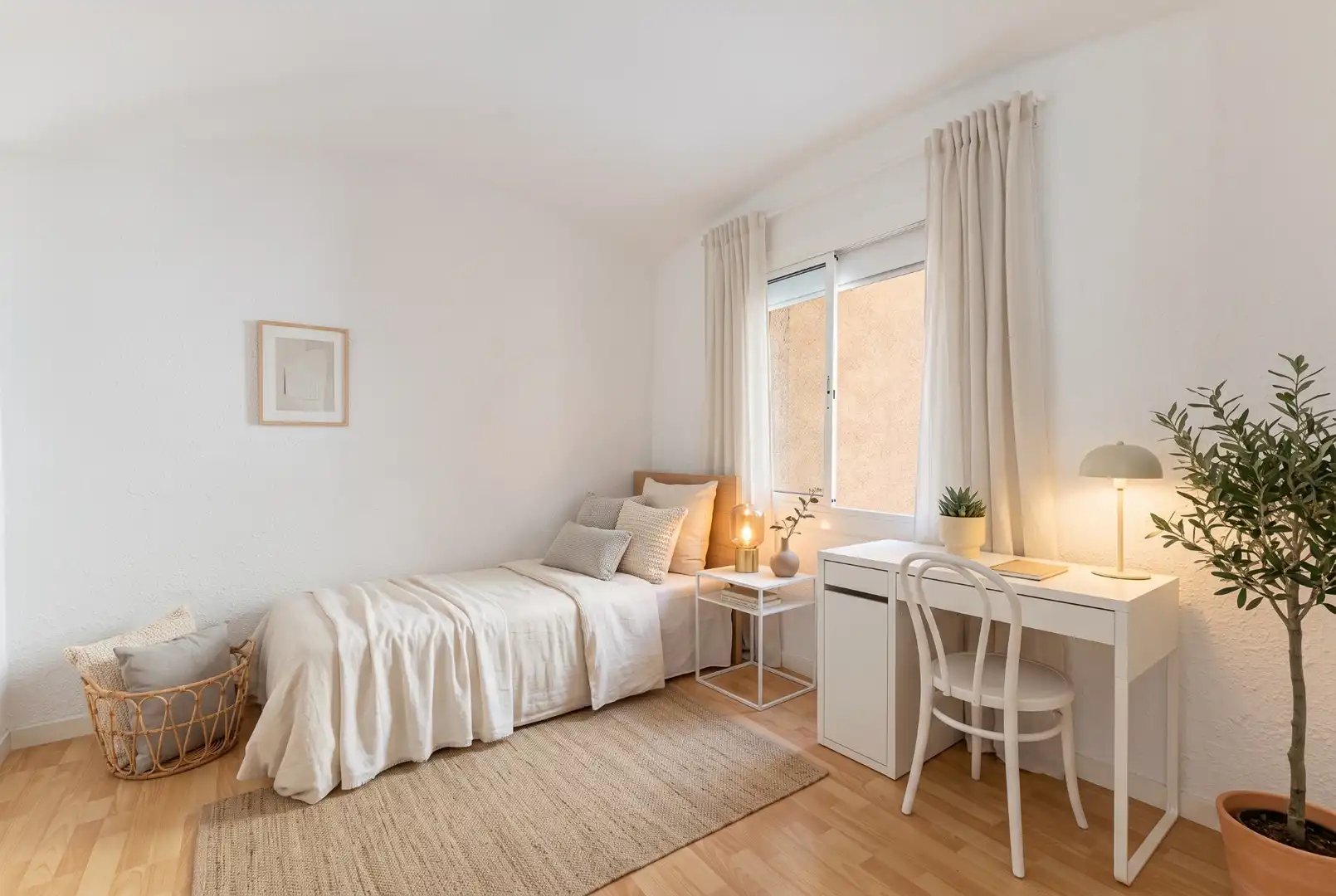 Habitación de Piso en venta en L'Hospitalet de Llobregat con Parquet, Horno y Balcón