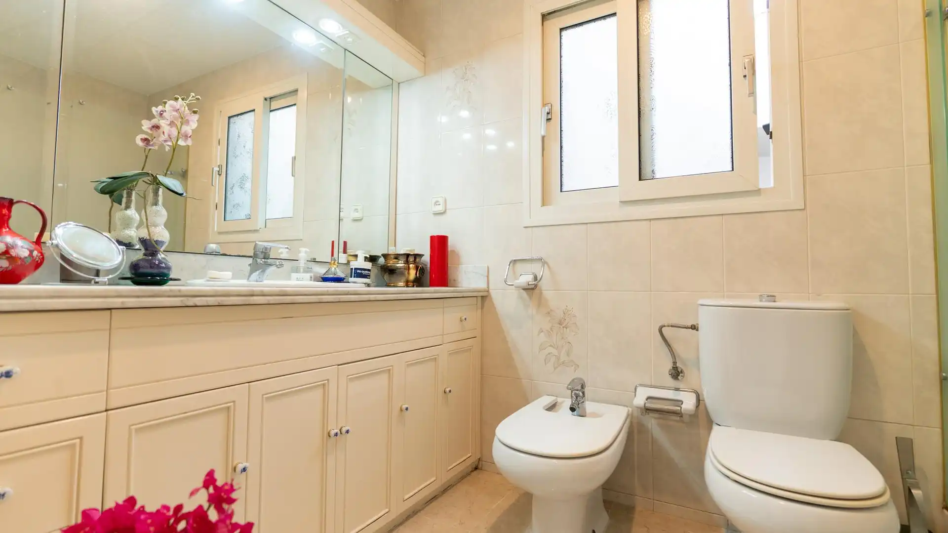 Baño de Casa adosada en venta en L'Hospitalet de Llobregat con Terraza