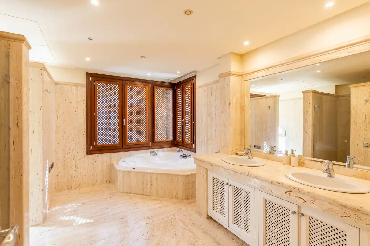 Piso con ascensor en venta en Río Real - Los Monteros, imagen 16