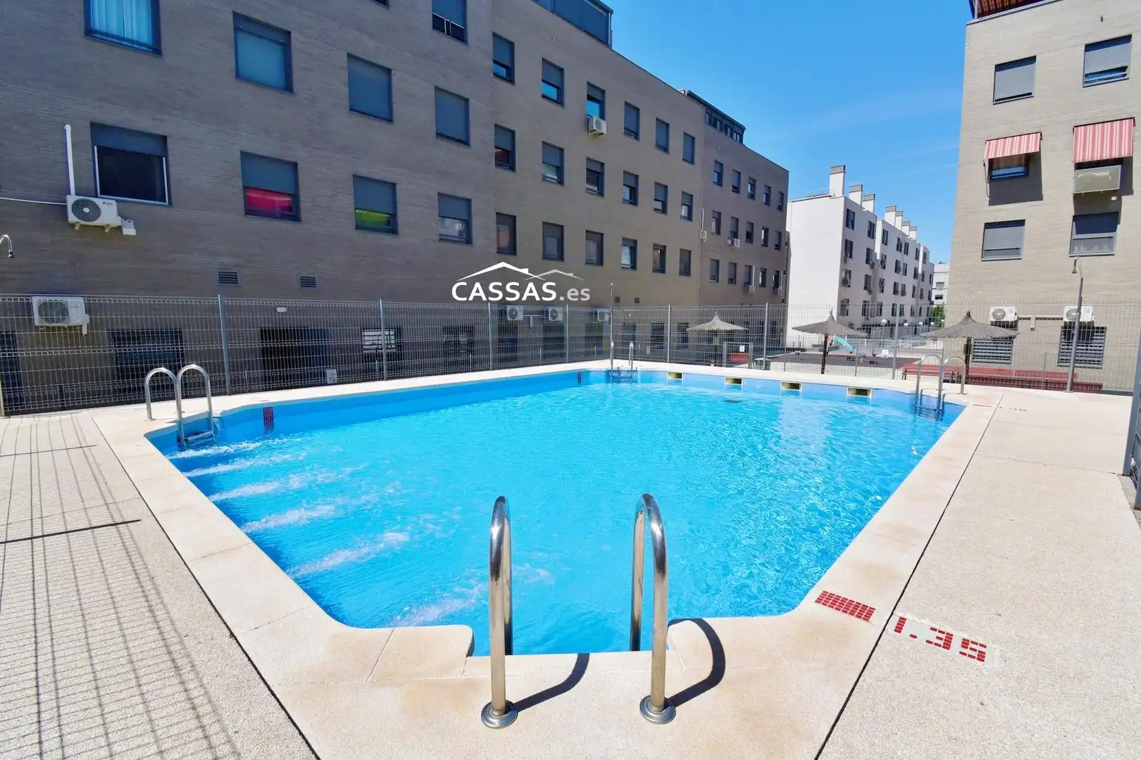 Piscina de Planta baja en venta en Torrejón de Ardoz con Aire acondicionado, Calefacción y Jardín privado