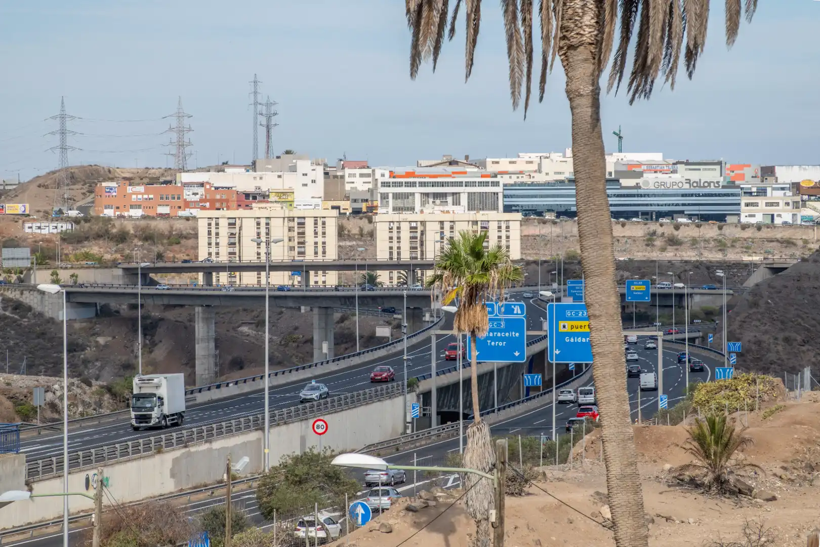 Vista exterior de Pis en venda en Las Palmas de Gran Canaria amb Terrassa, Traster i Forn