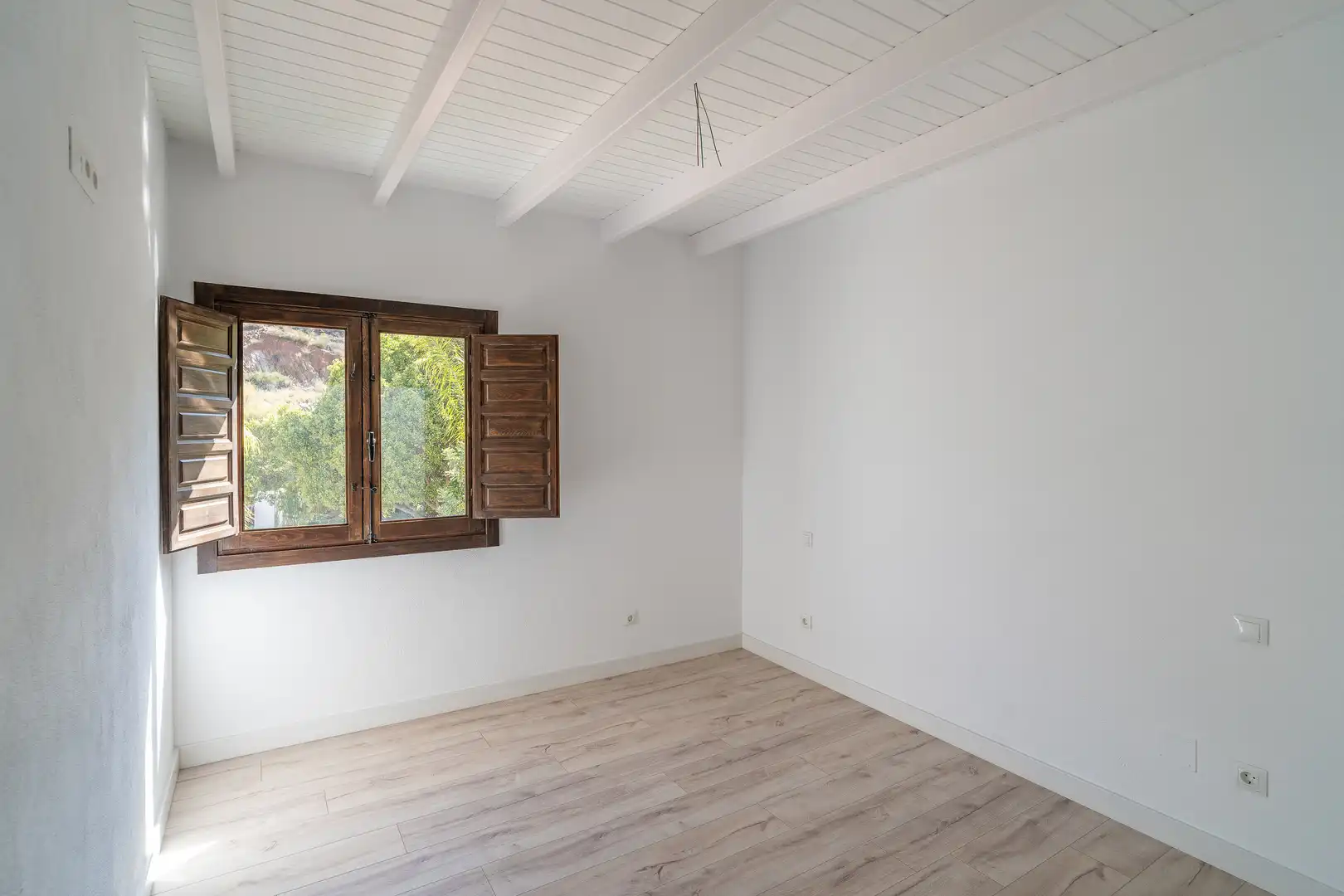 Dormitori de Finca rústica en venda en Álora amb Aire condicionat, Calefacció i Jardí privat