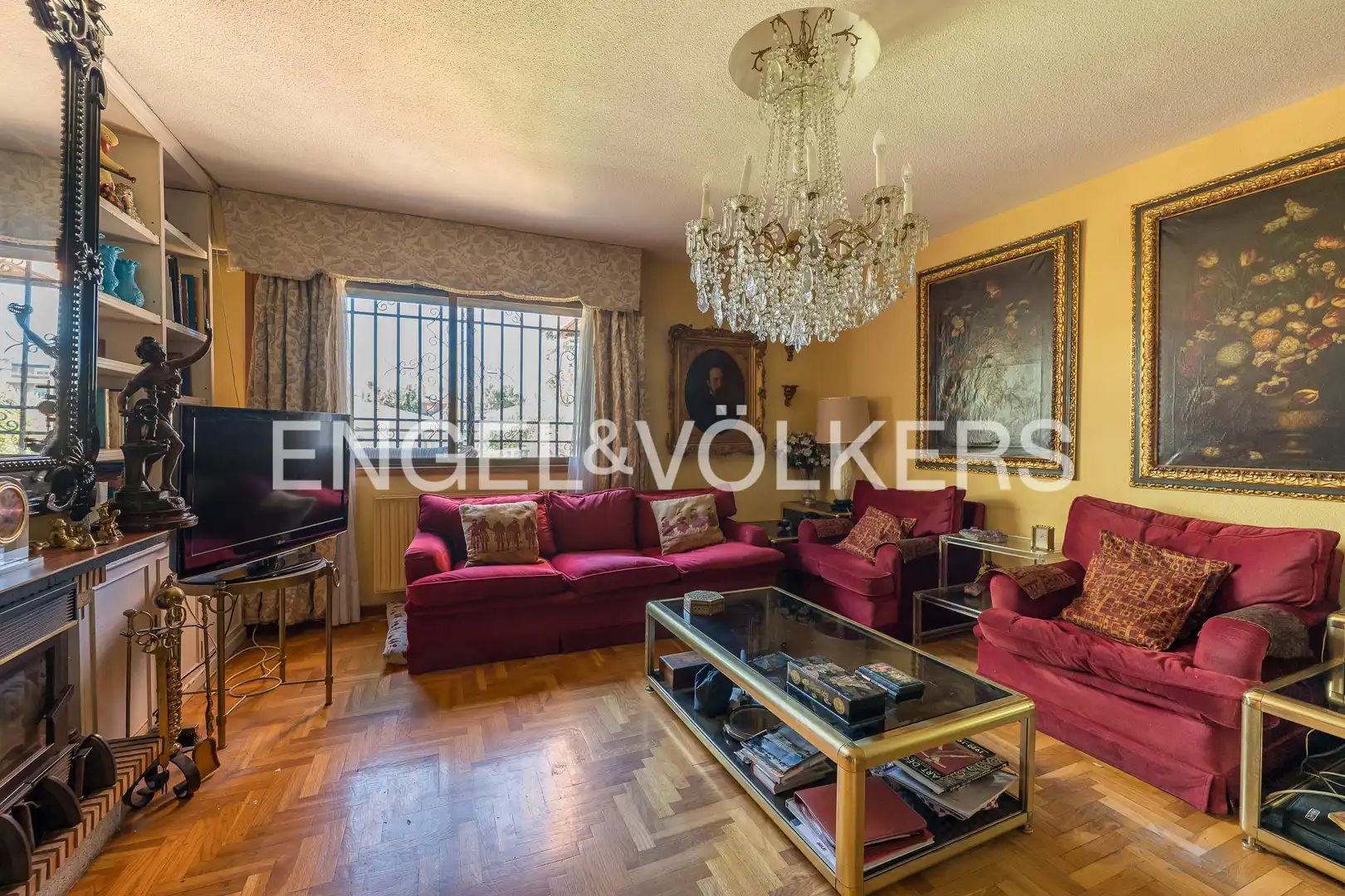 Living room of Houses for sale in Madrid  with Air Conditioner, Heating and Private garden