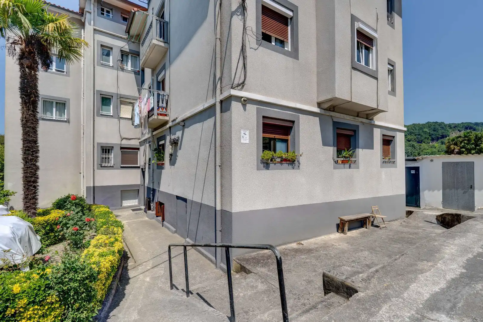 Exterior view of Flat for sale in Donostia - San Sebastián   with Storage room and Furnished