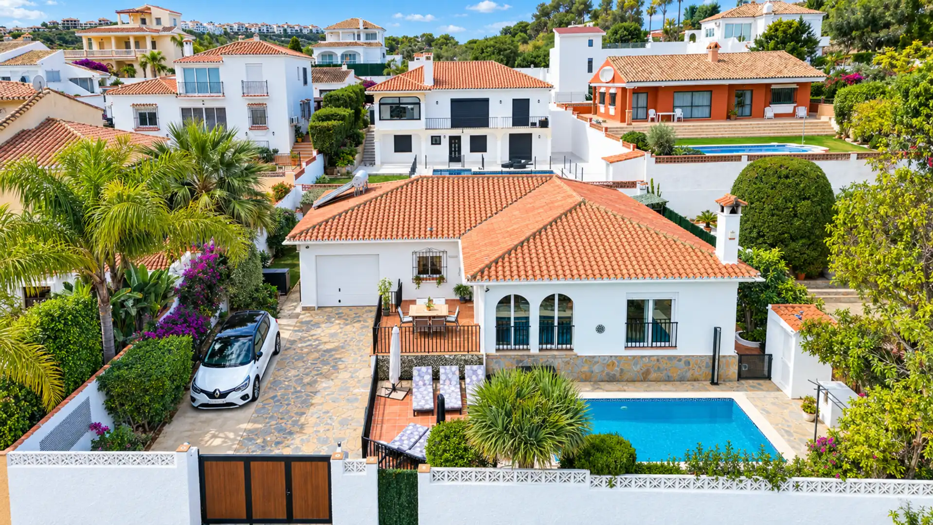 Exterior view of Houses for sale in La Duquesa