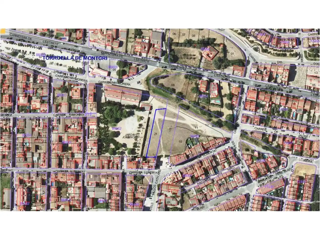 Terreny residencial en venda a Ronda Països Catalans 23