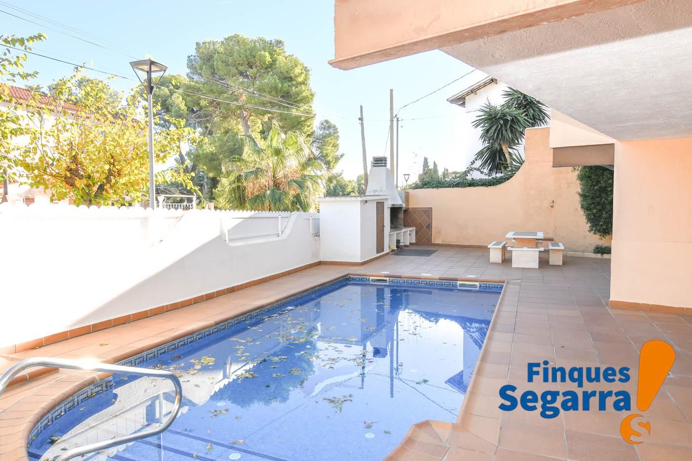 Swimming pool of Flat for sale in Roda de Berà  with Air Conditioner, Heating and Terrace