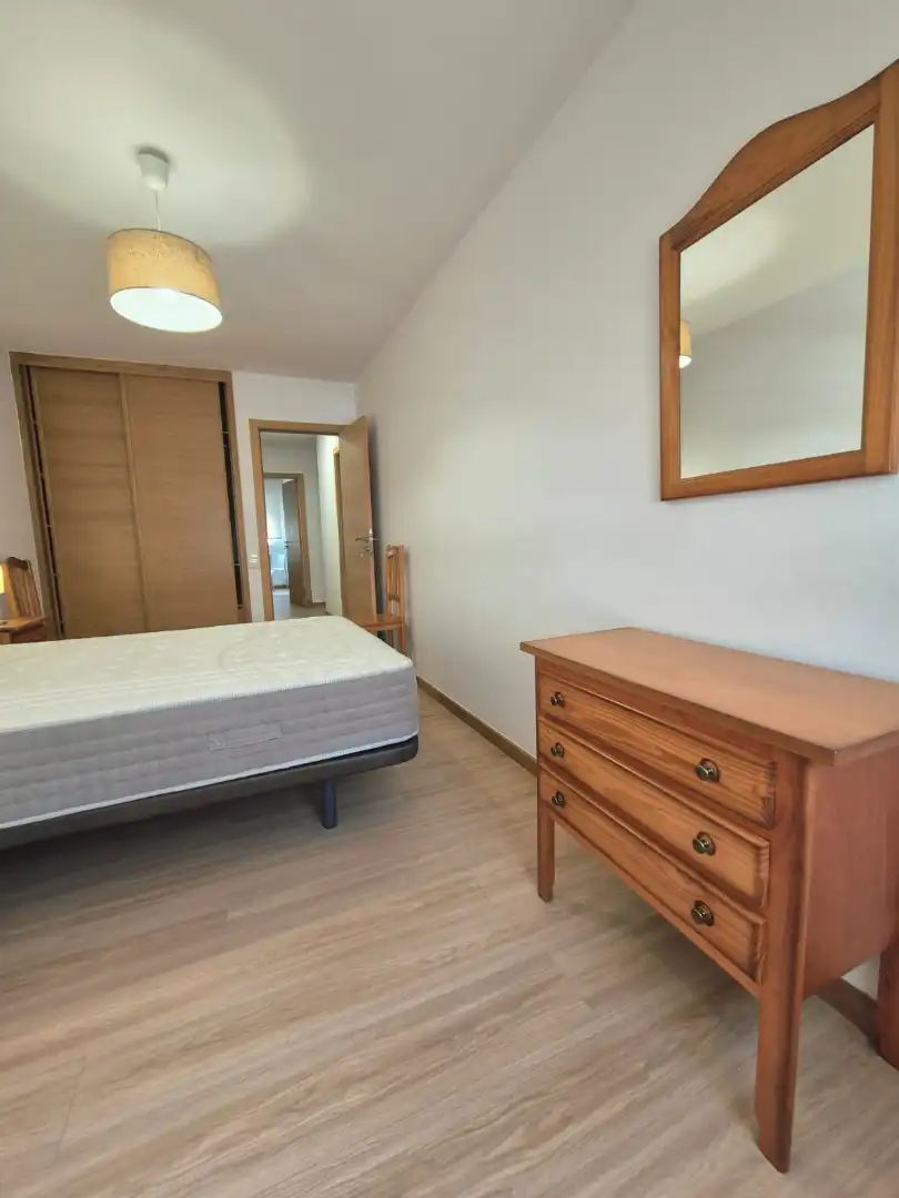 Habitación de Piso de alquiler en Santiago de Compostela  con Calefacción, Parquet y Trastero