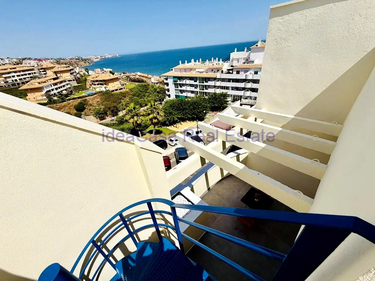 Vista exterior de Pis en venda en Fuengirola amb Aire condicionat, Terrassa i Piscina comunitària