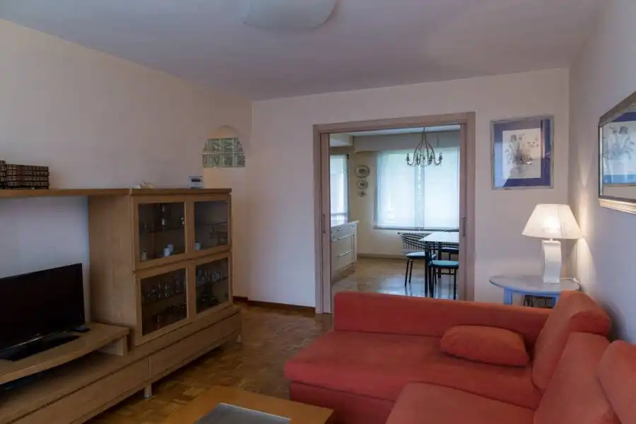 Sala de estar de Piso en venta en  Pamplona / Iruña con Calefacción, Parquet y Amueblado