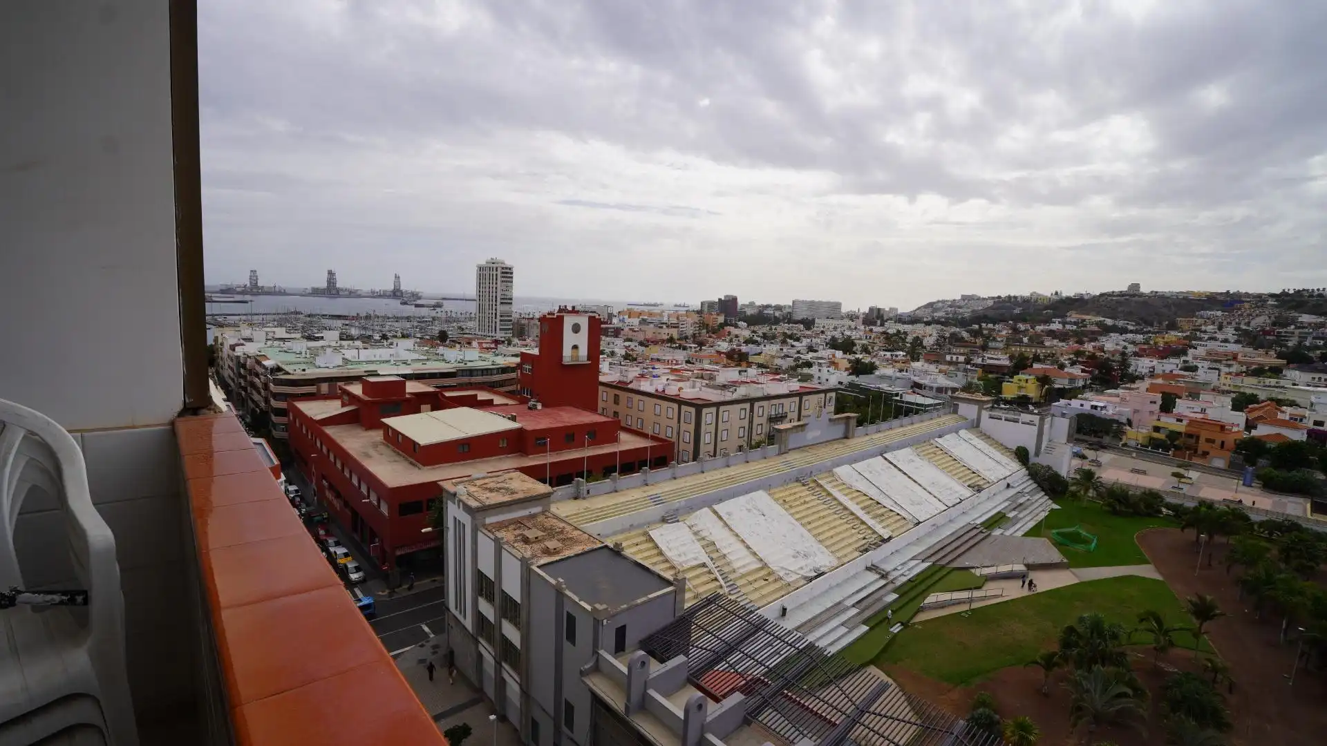 Vista exterior de Pis en venda en Las Palmas de Gran Canaria amb Moblat i Balcó