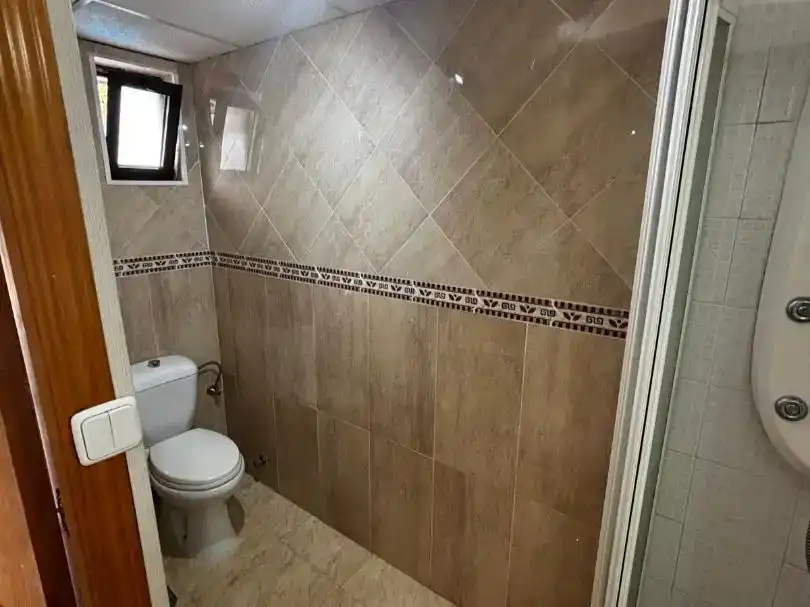 Bany de Pis en venda en Paterna amb Piscina