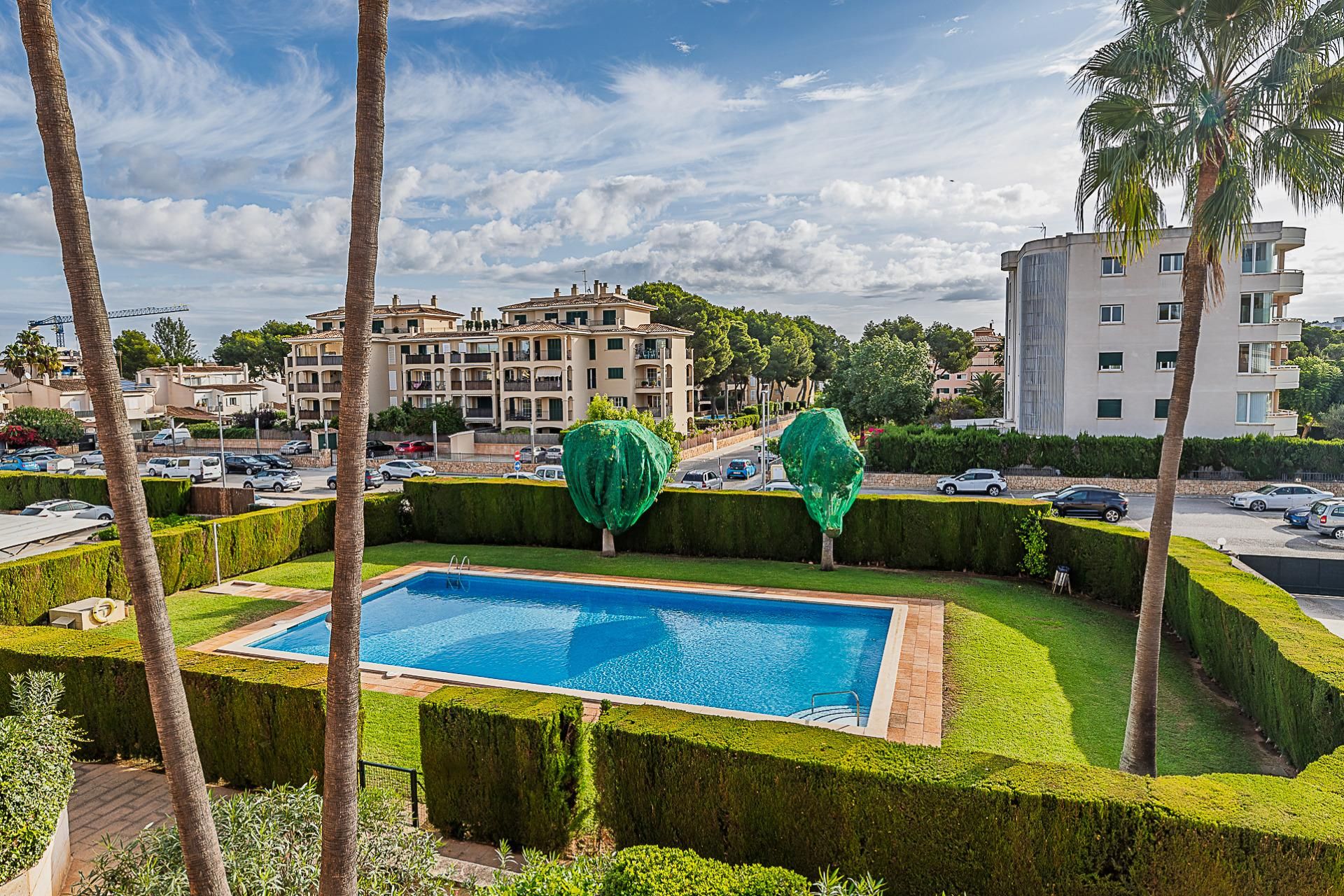Piscina de Pis en venda en Llucmajor amb Jardí privat, Terrassa i Traster
