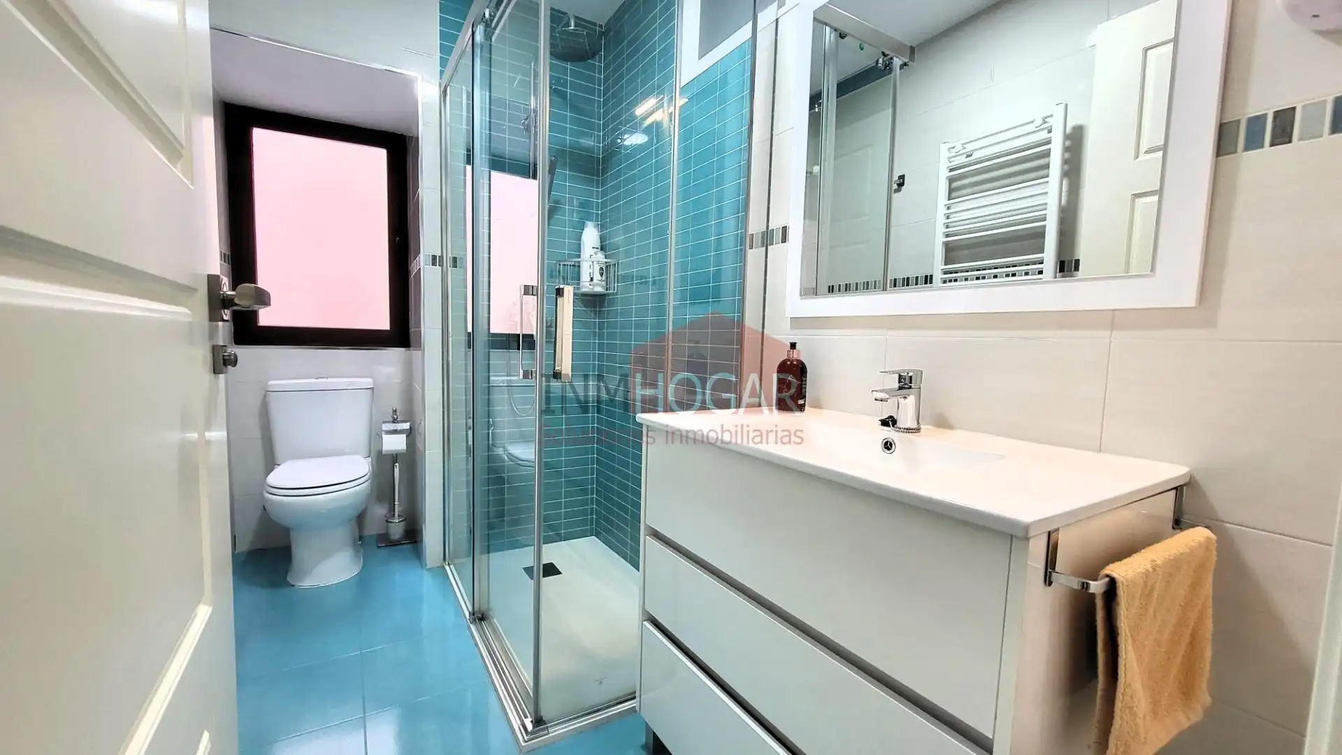 Baño de Piso en venta en Ávila con Calefacción, Trastero y Balcón