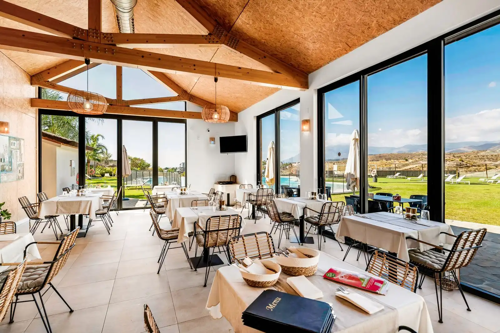 Apartament en venda en Estepona amb Terrassa, Traster i Moblat