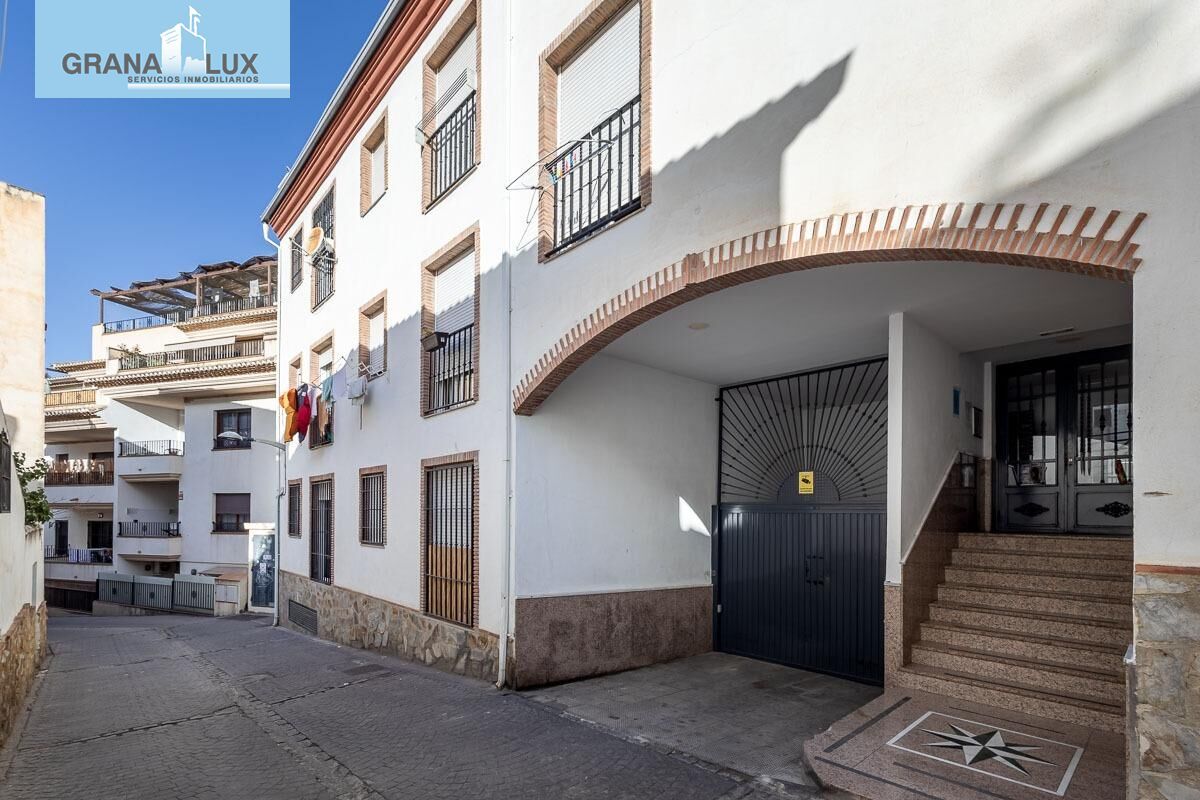 Vista exterior de Àtic en venda en Monachil amb Calefacció i Terrassa