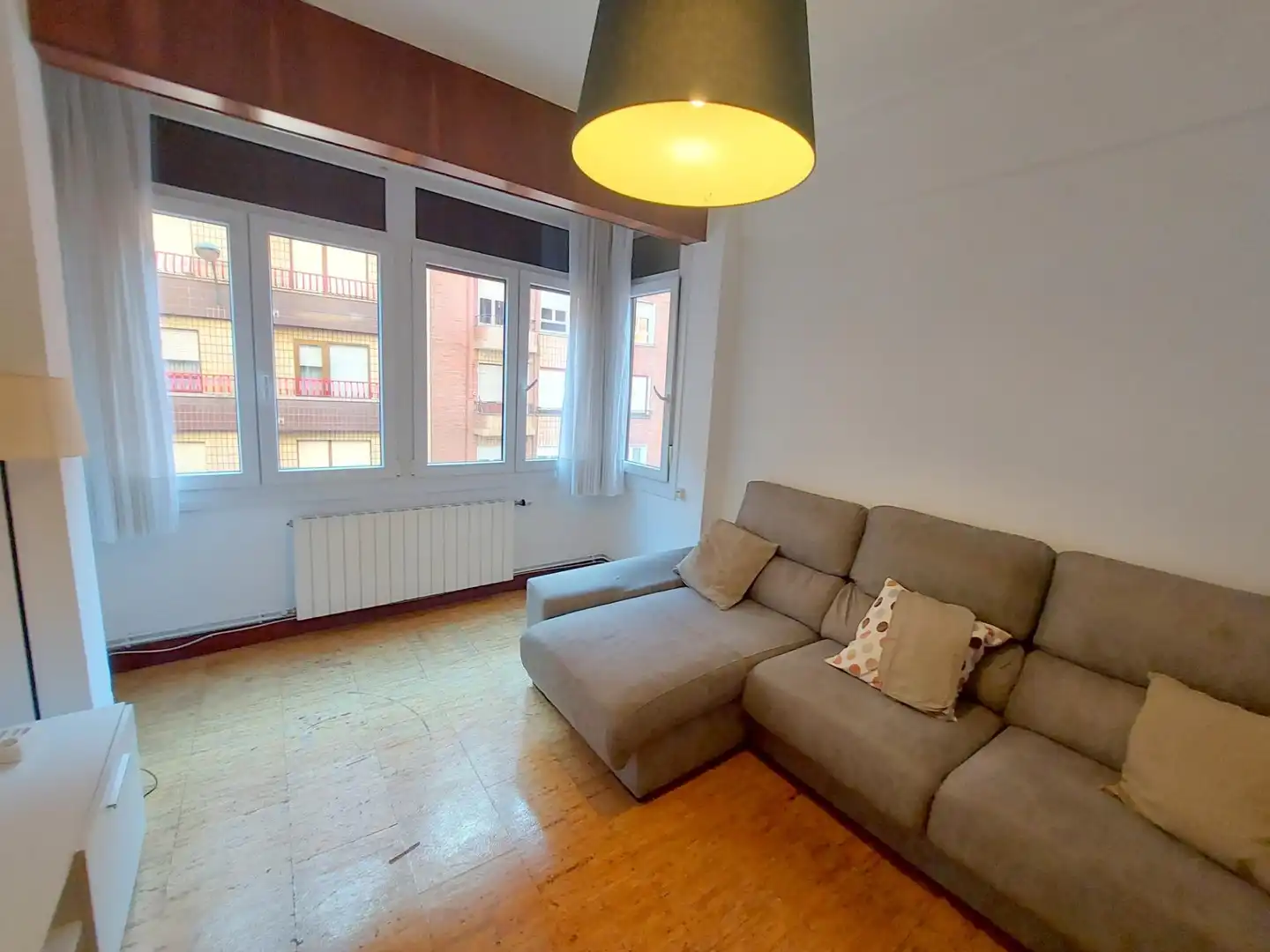 Living room of Flat for sale in Bilbao   with Heating, Furnished and Balcony
