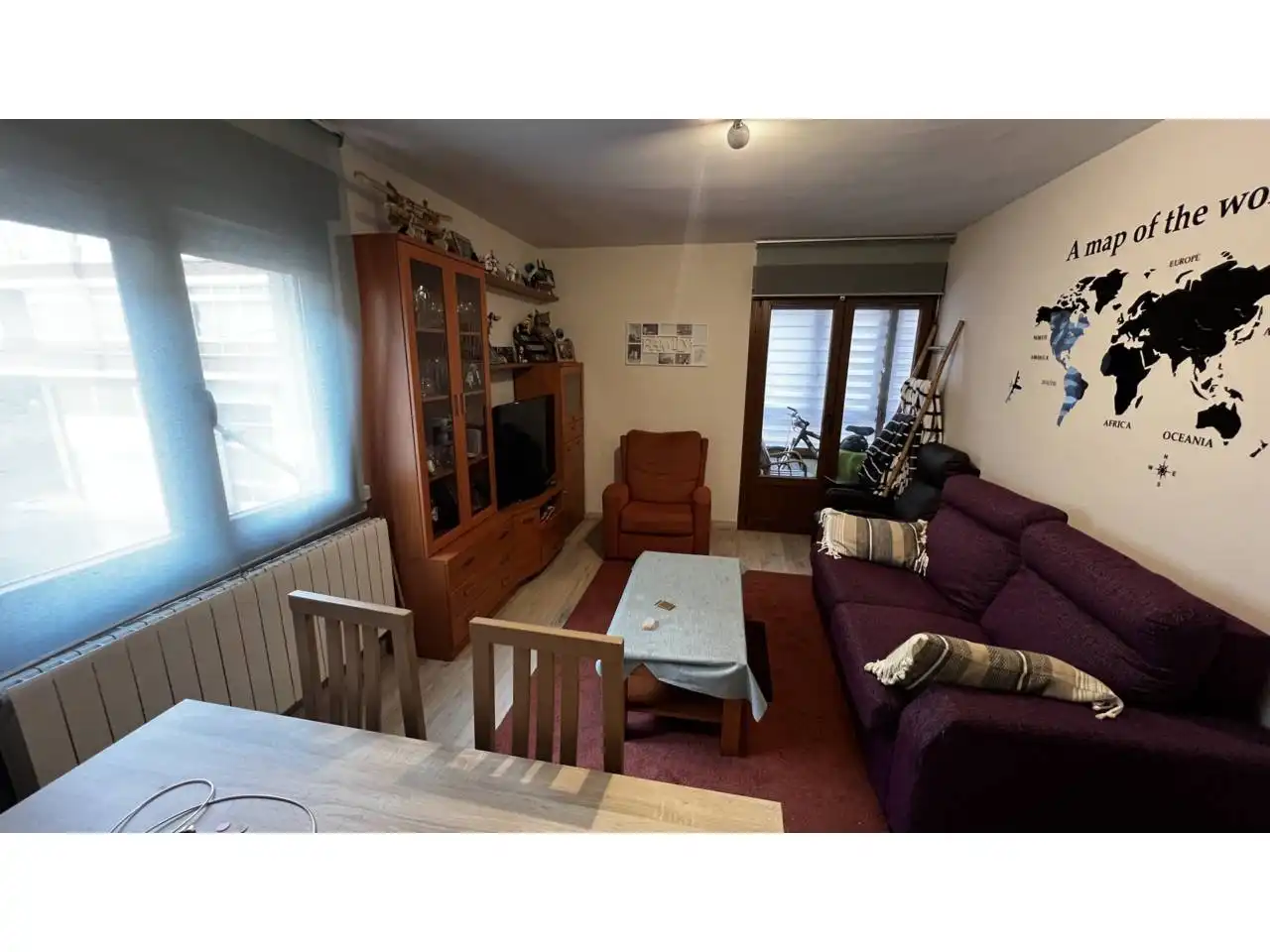 Sala de estar de Piso en venta en Espinosa de los Monteros con Calefacción, Terraza y Amueblado