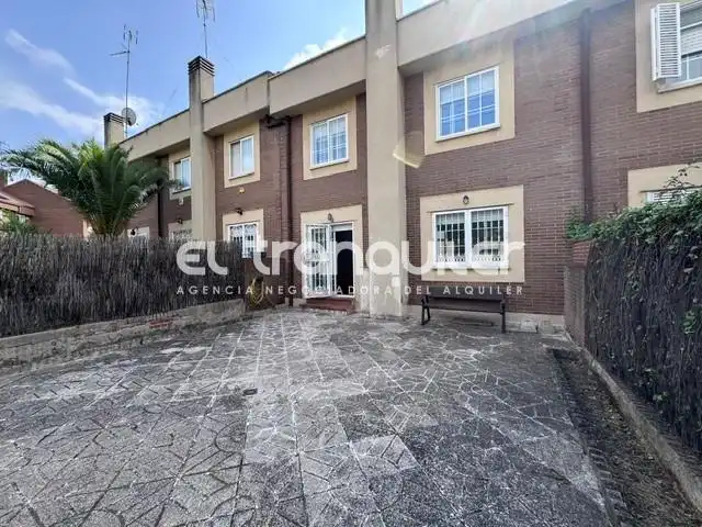 Villa con giardino in affitto a Calle De las hayas, imagen 6