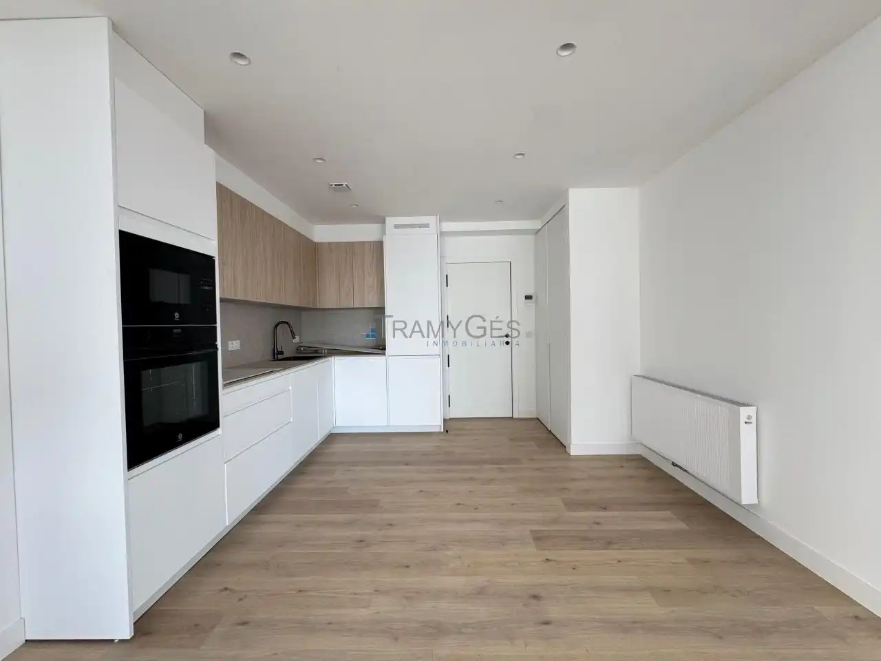 Kitchen of Flat for sale in Vigo   with Heating, Terrace and Storage room