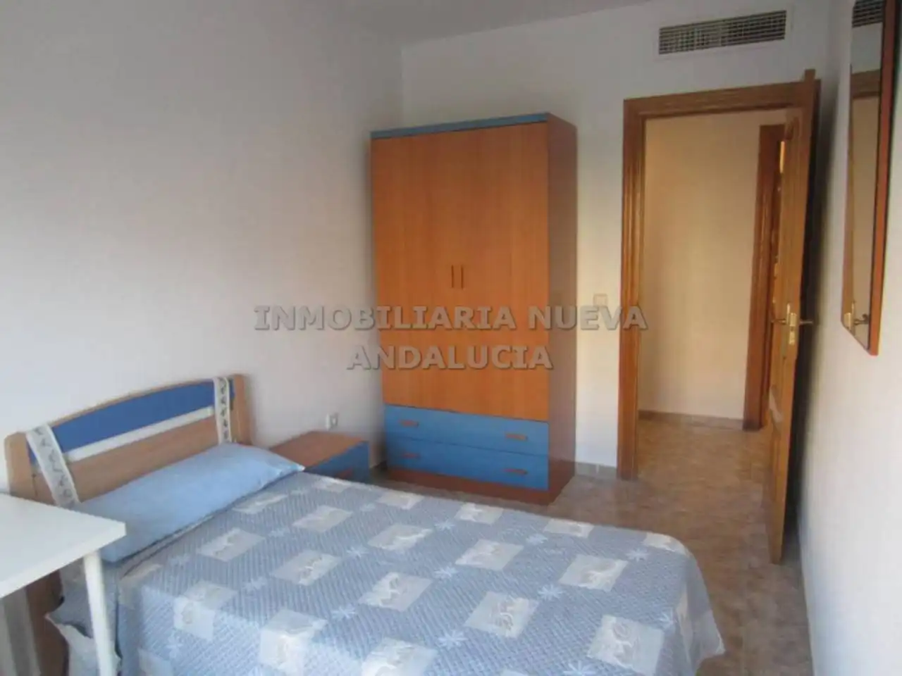 Habitación de Piso de alquiler en Almería con Amueblado