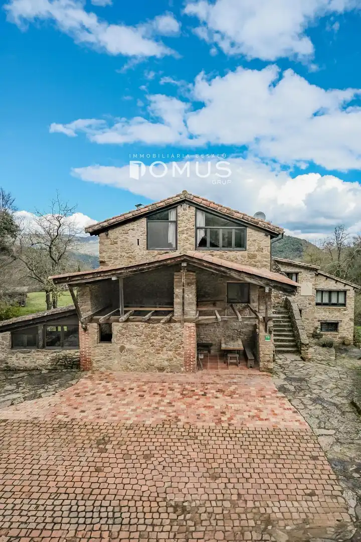 Vista exterior de Finca rústica en venta en Santa Pau con Calefacción, Parquet y Piscina