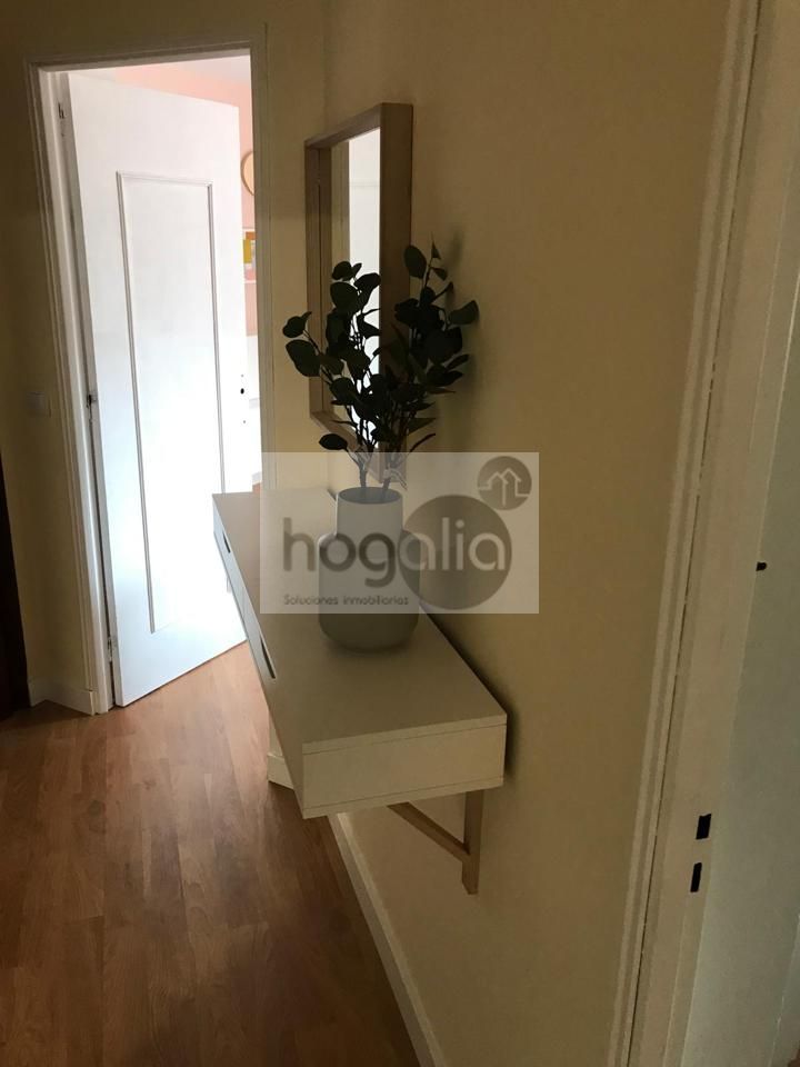 Piso de alquiler en  Sevilla Capital con Aire acondicionado, Terraza y Amueblado