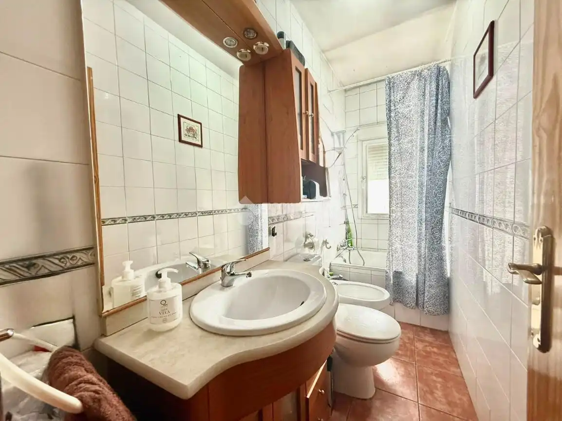 Flat for sale in C. Ribadeo, Valderas - Los Castillos