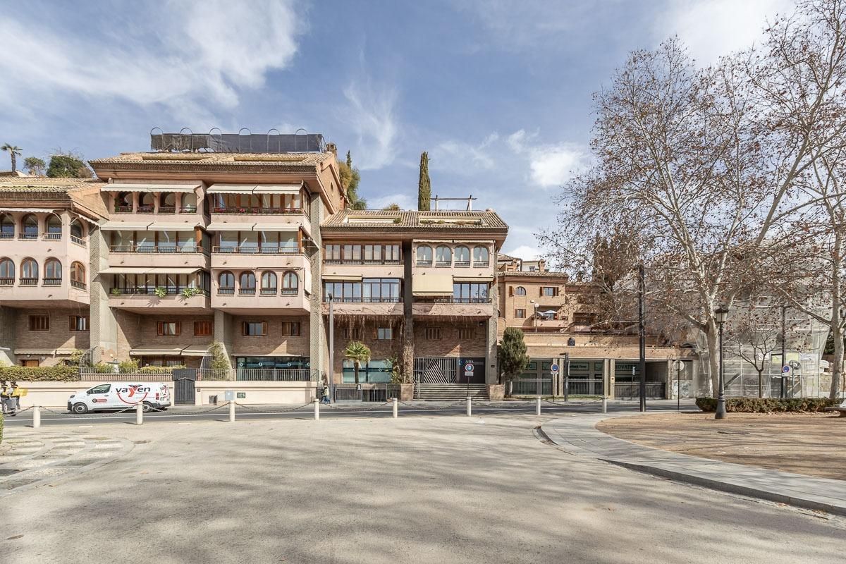 Vista exterior de Pis en venda en  Granada Capital amb Aire condicionat, Calefacció i Terrassa