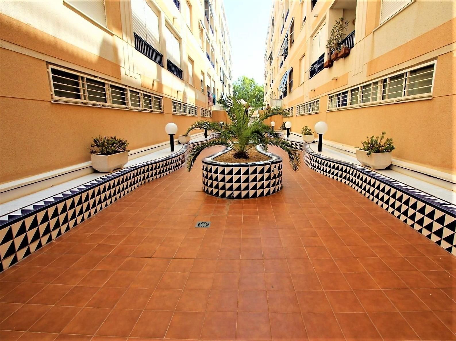 Apartment for sale in Calle GINER DE LOS RIOS, Las Viñas