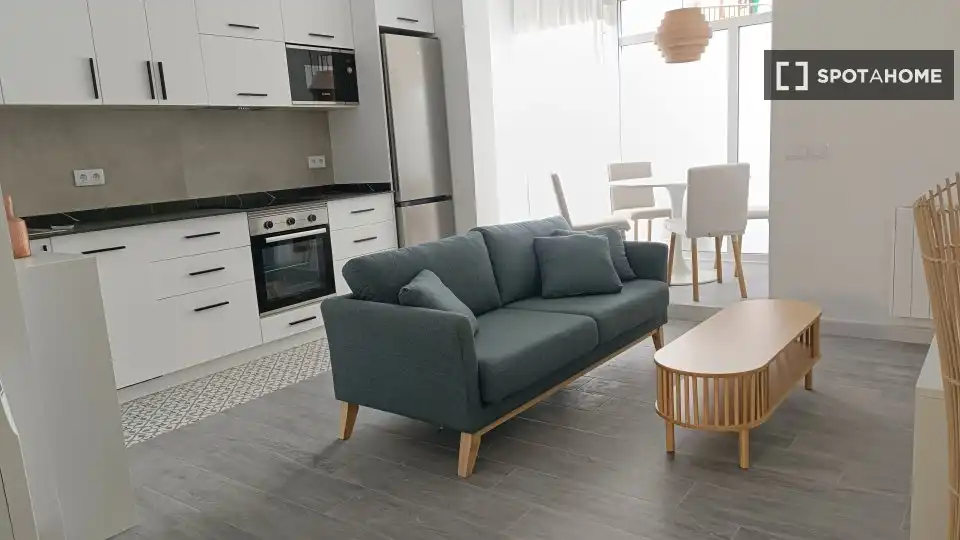 Sala de estar de Piso de alquiler en Vilanova i la Geltrú con Aire acondicionado, Calefacción y Amueblado