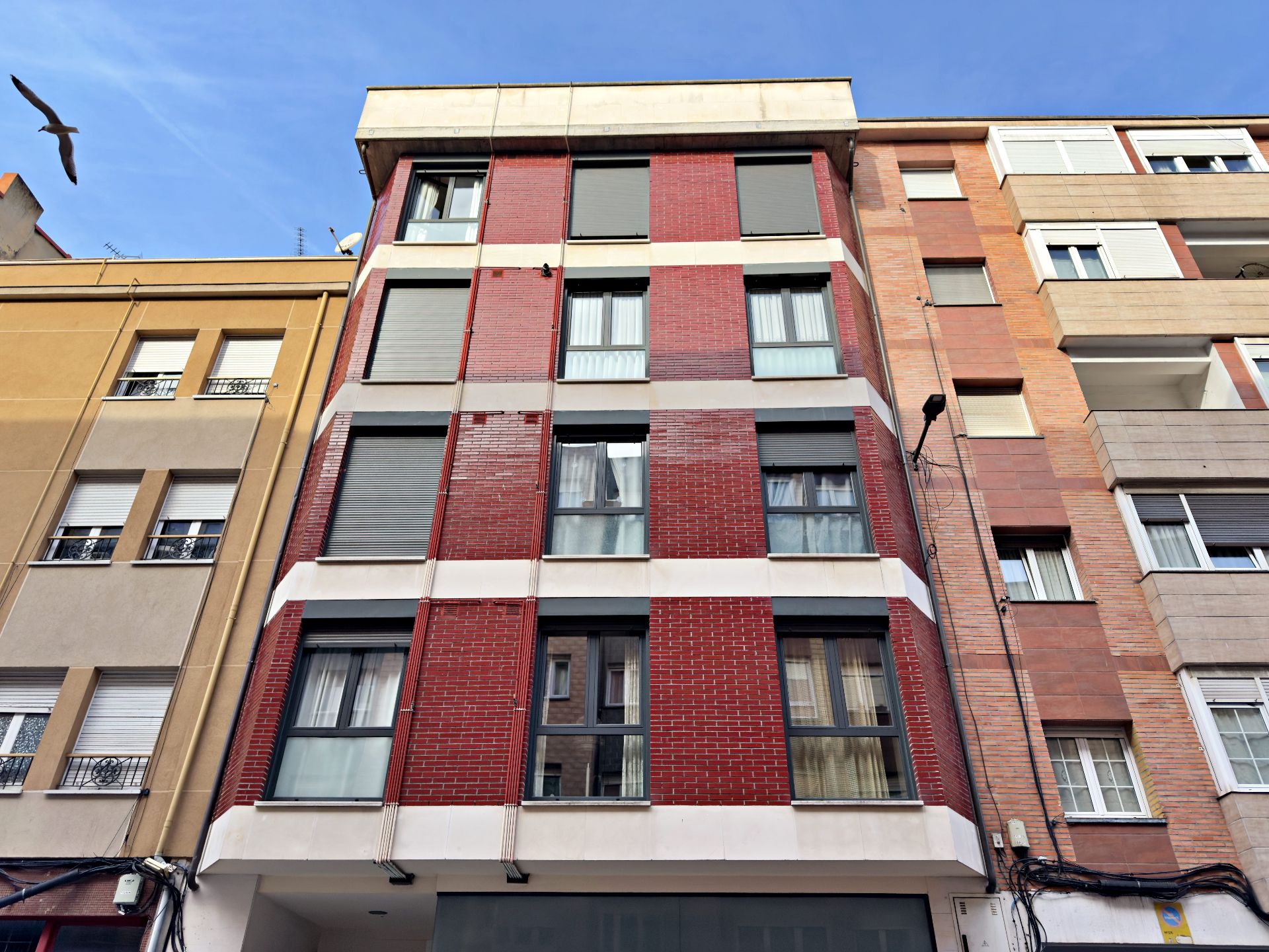 Vista exterior de Pis en venda en Gijón  amb Calefacció, Parquet i Moblat