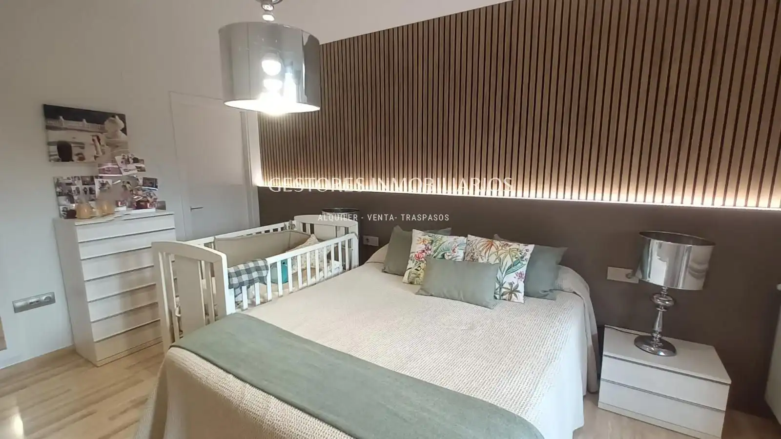 Schlafzimmer von Dachboden zum Verkauf in Ibi mit Klimaanlage, Heizung und Terrasse