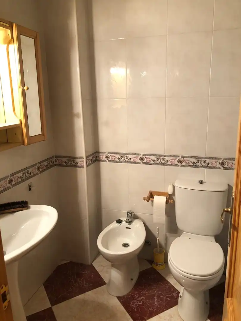 Badezimmer von Wohnung zum Verkauf in Daimiel mit Heizung