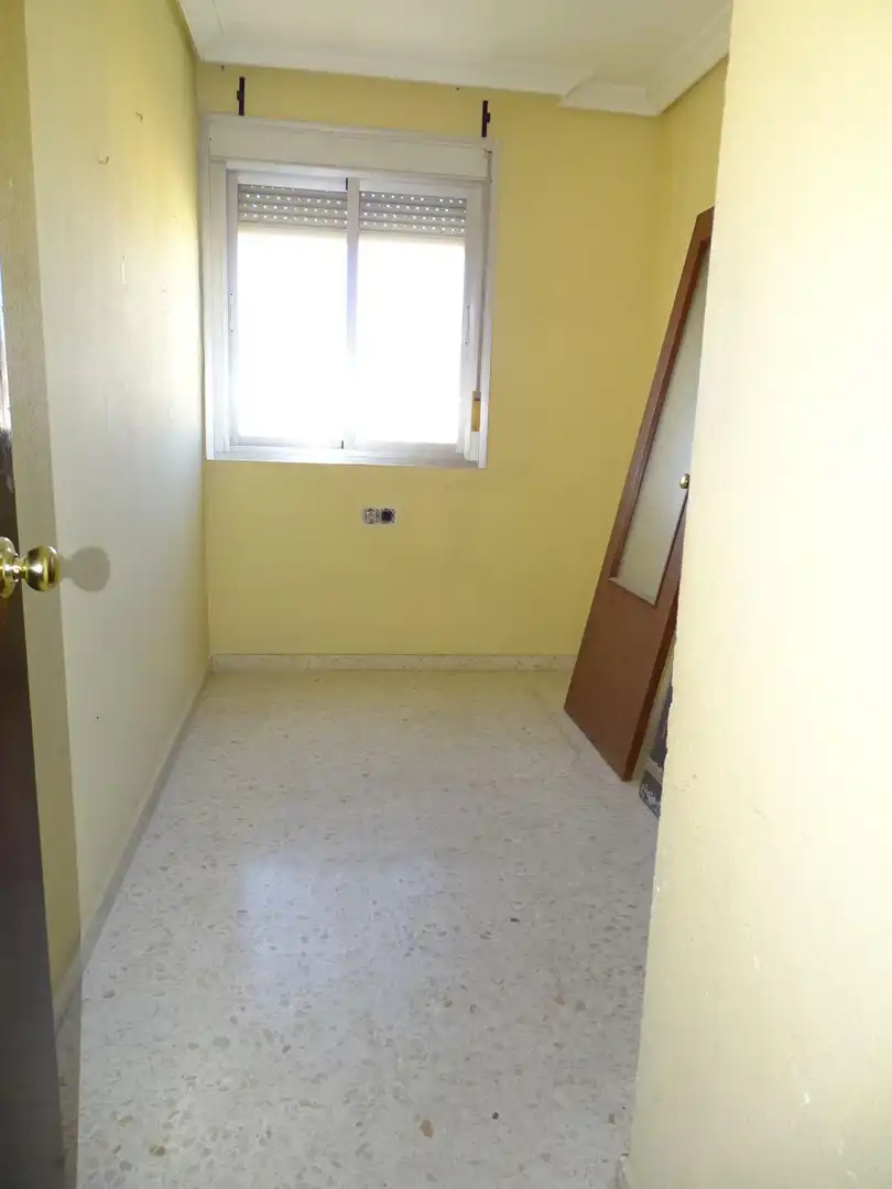 Dormitori de Pis en venda en Dos Hermanas amb Aire condicionat, Calefacció i Terrassa