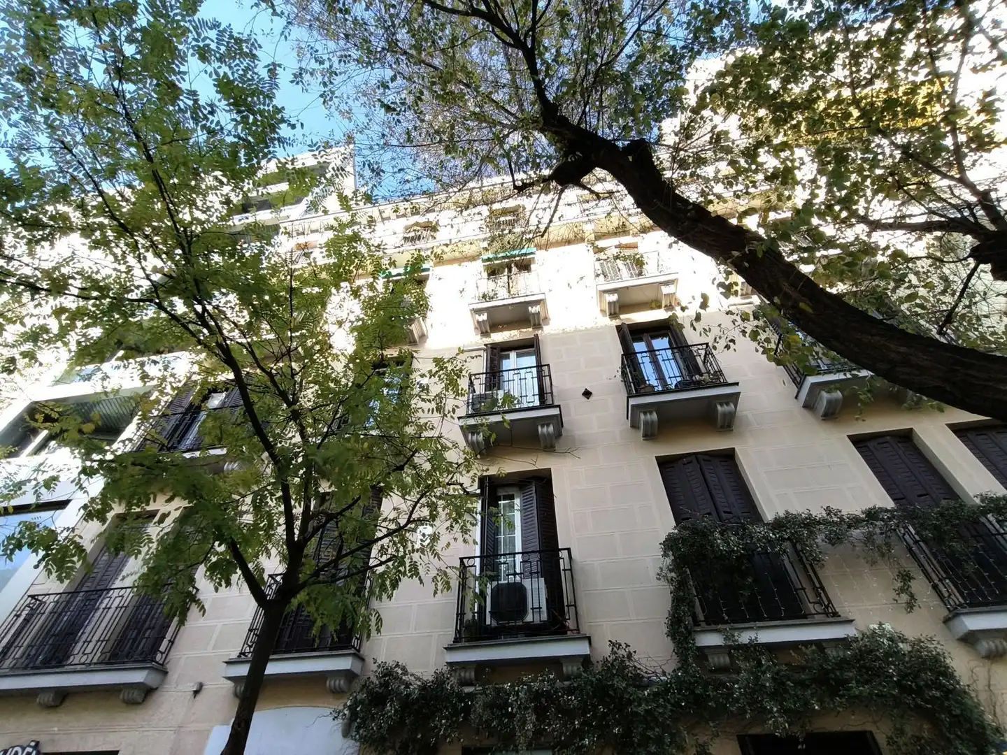 Vista exterior de Piso de alquiler en Madrid con Calefacción, Terraza y Amueblado
