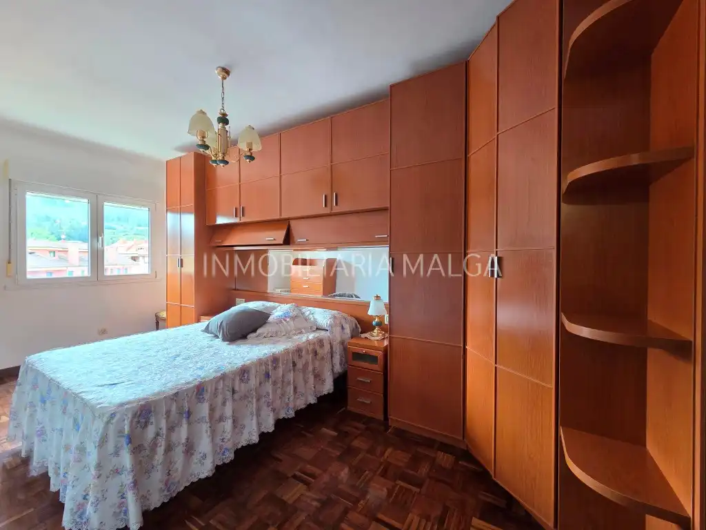 Habitación de Piso en venta en Colunga con Parquet y Amueblado