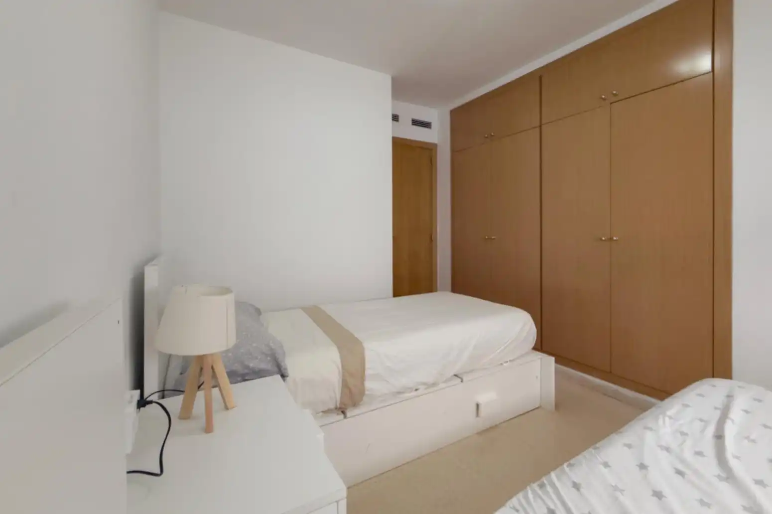 Bedroom of Flat for sale in Torrent  with Air Conditioner, Storage room and Balcony