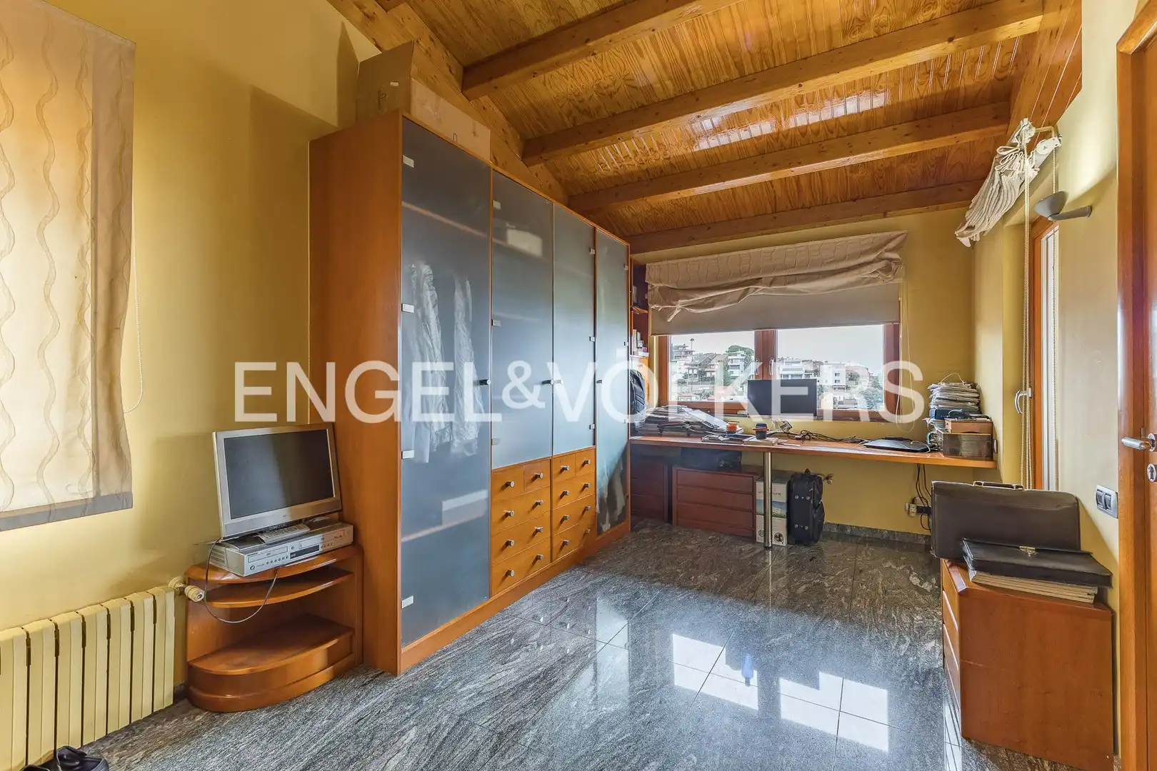 Living room of Houses for sale in Esplugues de Llobregat  with Air Conditioner, Heating and Private garden