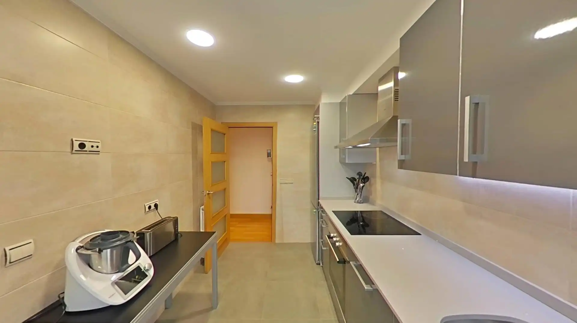 Cocina de Piso en venta en Donostia - San Sebastián  con Calefacción, Jardín privado y Terraza