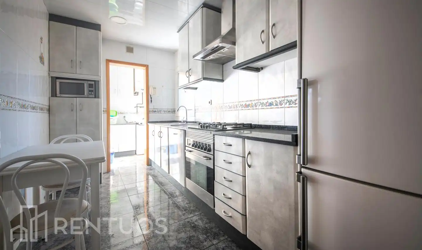 Küche von Wohnung zum Verkauf in Montcada i Reixac mit Klimaanlage, Heizung und Balkon