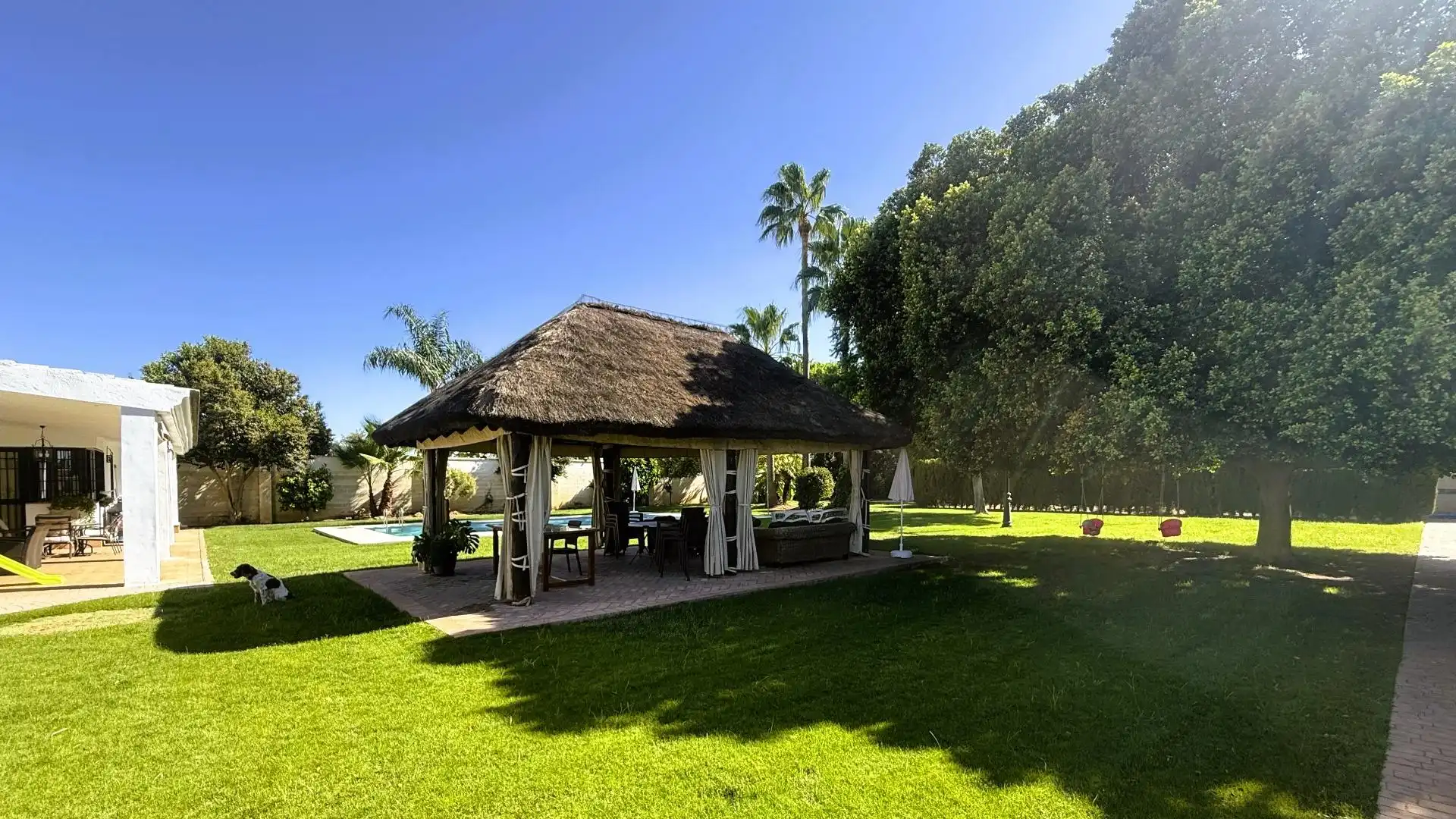 Jardí de Casa o xalet en venda en La Rinconada amb Aire condicionat, Jardí privat i Piscina