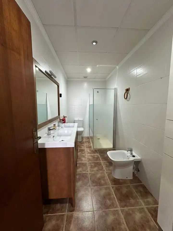 Bany de Casa o xalet en venda en Cuevas del Campo amb Aire condicionat, Jardí privat i Traster