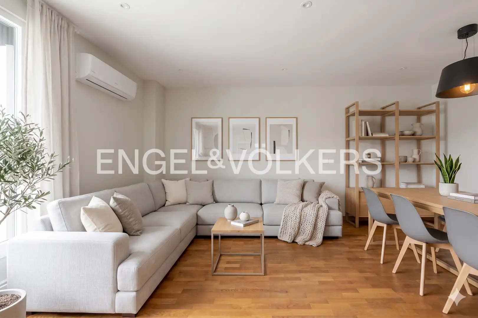 Sala de estar de Piso en venta en Donostia - San Sebastián  con Calefacción, Terraza y Piscina