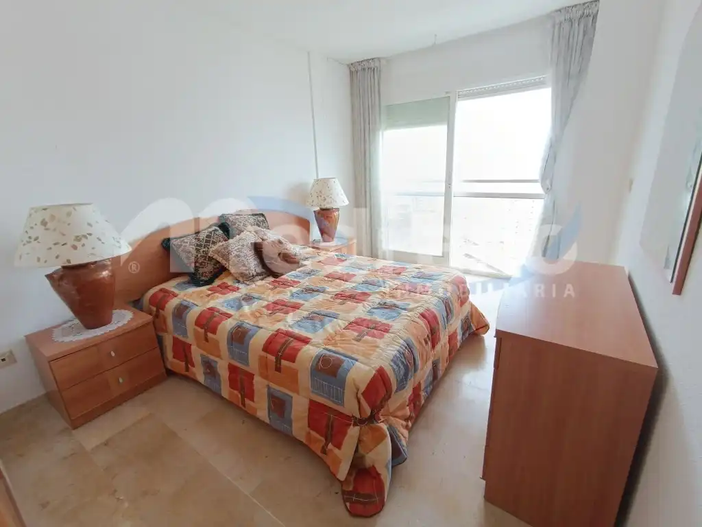 Habitación de Piso en venta en Benidorm con Jardín privado, Piscina y Amueblado