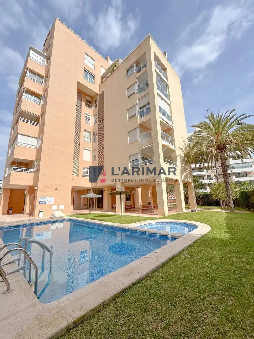 Vista exterior de Apartamento en venta en Alicante / Alacant con Aire acondicionado, Jardín privado y Terraza